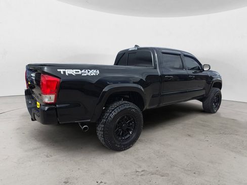 Used 2022 Toyota Tacoma TRD Sport w/ Black Out Package (TMS) image 5