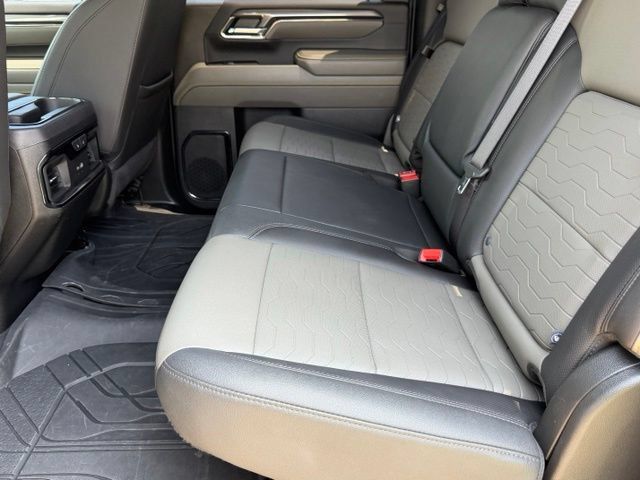 Used 2024 Chevrolet Silverado 2500 ZR2 w/ Technology Package AWD/4WD image 15