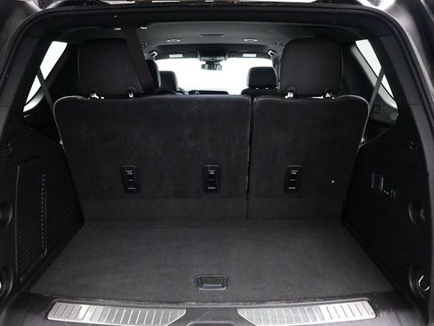 Used 2025 Chevrolet Tahoe Premier AWD/4WD image 20