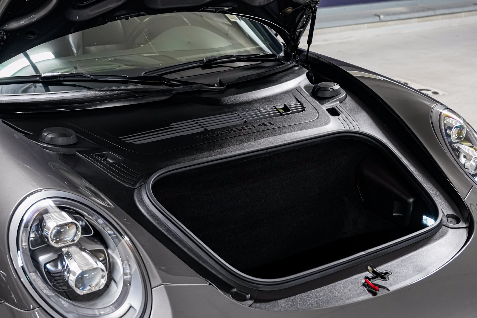 Used 2019 Porsche 911 Carrera 4S AWD/4WD image 43