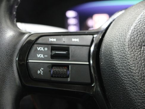 Used 2024 Honda Accord Touring image 11