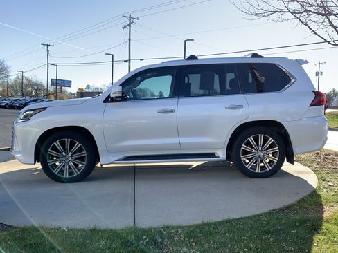 Used 2017 Lexus LX 570 4WD image 7