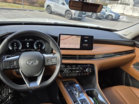 Certified 2024 INFINITI QX60 Sensory image 10