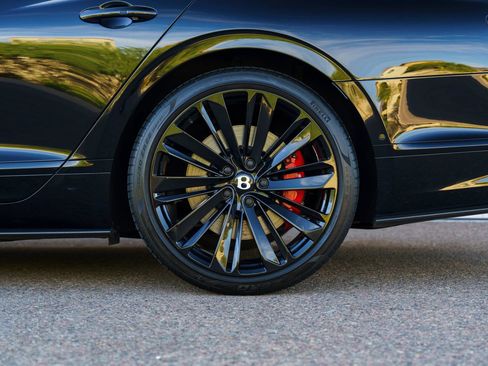 Used 2024 Bentley Flying Spur W12 AWD/4WD image 43