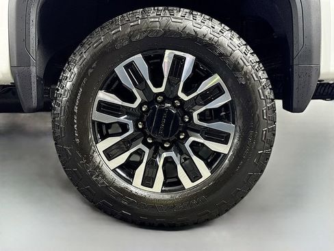 New 2025 GMC Sierra 3500 Denali Ultimate image 32