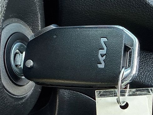 Used 2024 Kia Forte LXS image 8