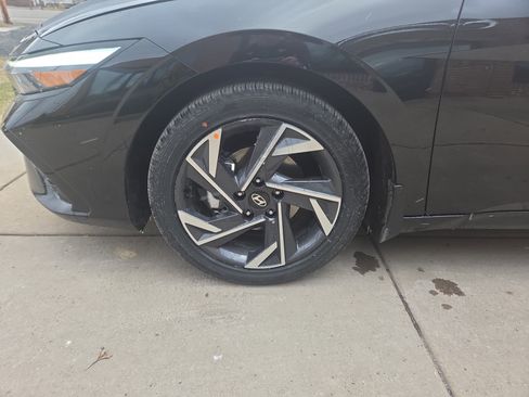 New 2026 Hyundai Elantra Limited image 11