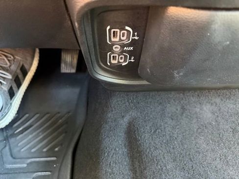 Used 2025 RAM 1500 Laramie AWD/4WD image 29