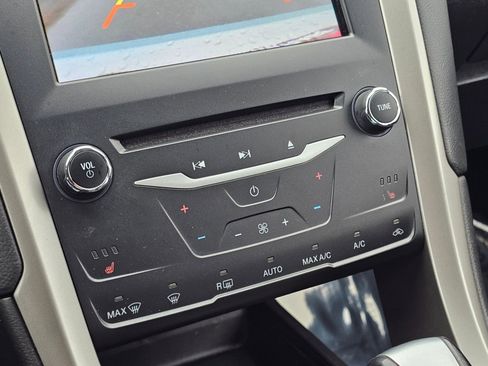 Used 2013 Ford Fusion Energi SE image 9