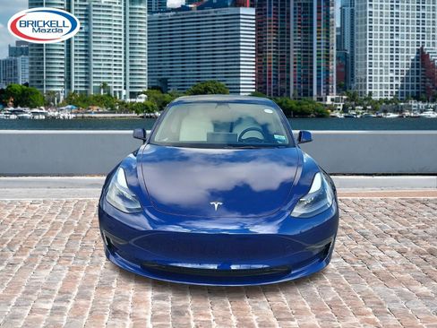 Used 2023 Tesla Model 3 Standard Range image 2