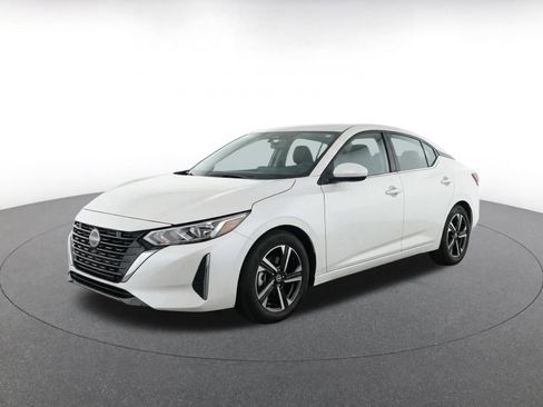 Used 2025 Nissan Sentra SV FWD image 3