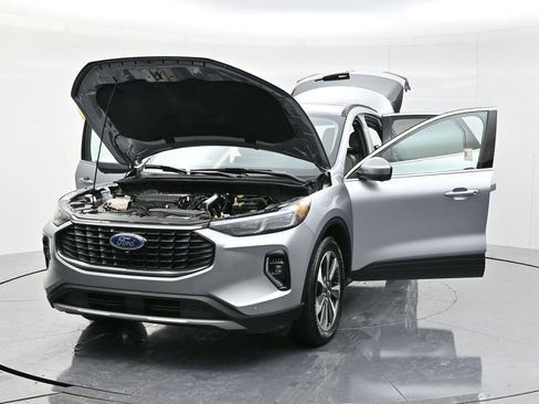 Certified 2023 Ford Escape Platinum image 56