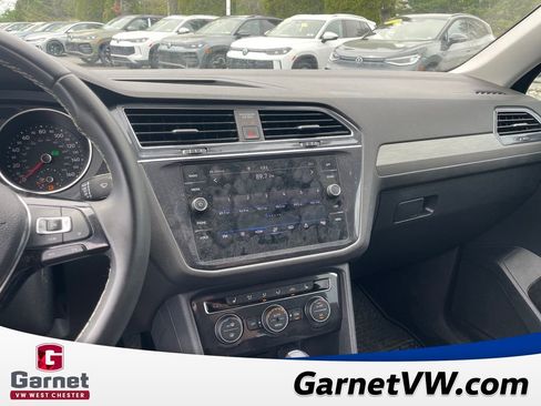 Used 2021 Volkswagen Tiguan SE image 23