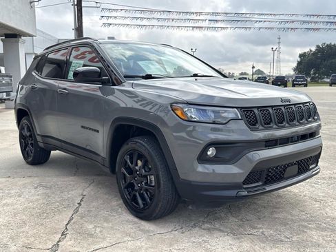 Used 2023 Jeep Compass Altitude w/ Sun and Sound Group image 2