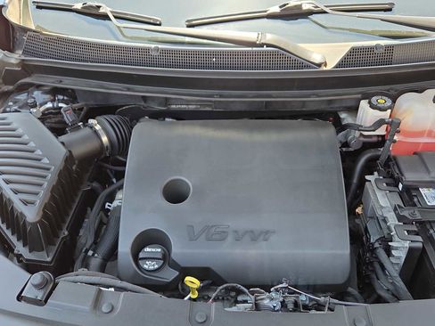 Used 2023 Chevrolet Traverse LT AWD/4WD image 13