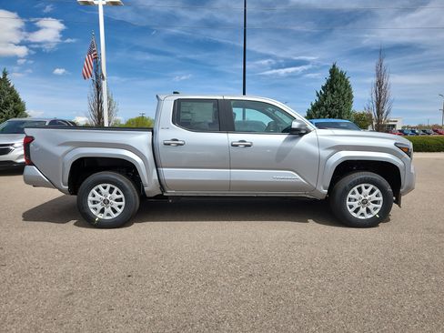 New 2026 Toyota Tacoma SR5 AWD/4WD image 2