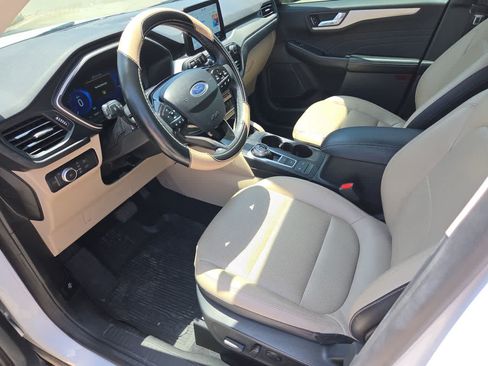 Used 2022 Ford Escape SEL w/ Technology Package FWD image 10