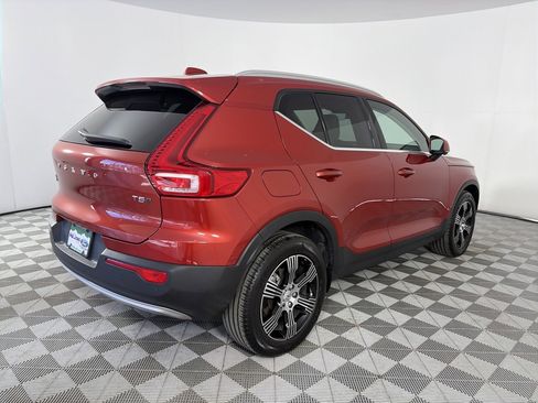 Used 2022 Volvo XC40 T5 Inscription image 7