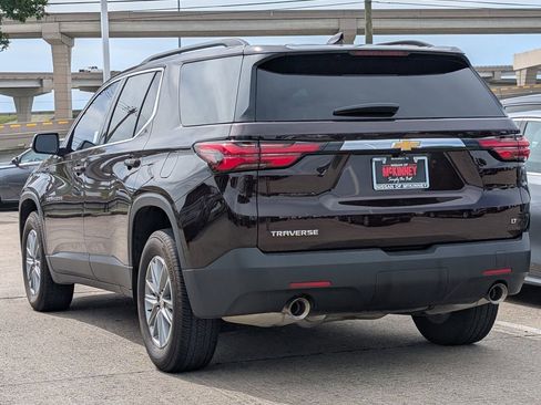 Used 2023 Chevrolet Traverse LT FWD image 4