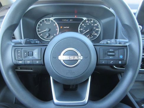 Used 2023 Nissan Rogue SV image 25