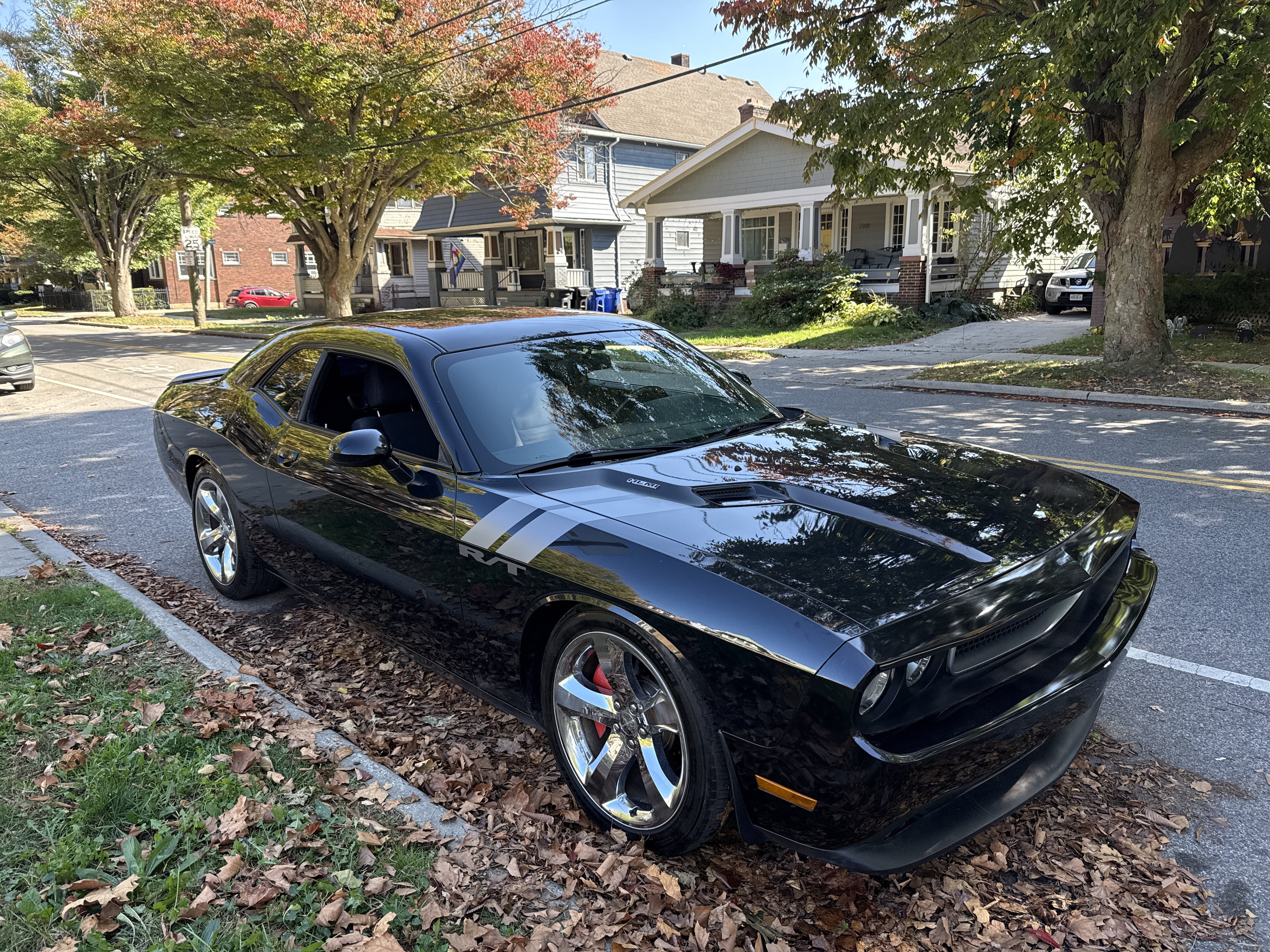 Used 2013 Dodge Challenger R/T RWD image 3