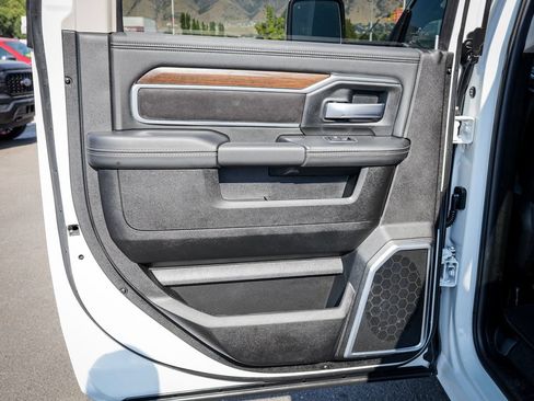 Used 2024 RAM 2500 Laramie w/ Safety Group AWD/4WD image 33