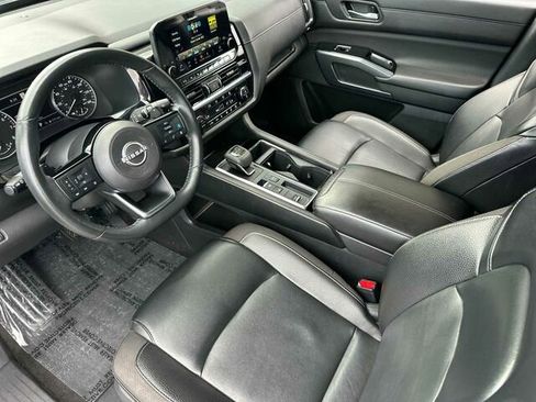 Used 2023 Nissan Pathfinder SL FWD image 10