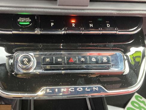 New 2025 Lincoln Corsair Reserve w/ Equipment Group 202A image 27