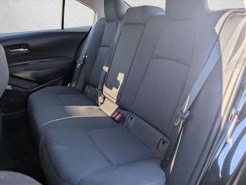 Used 2020 Toyota Corolla LE image 17