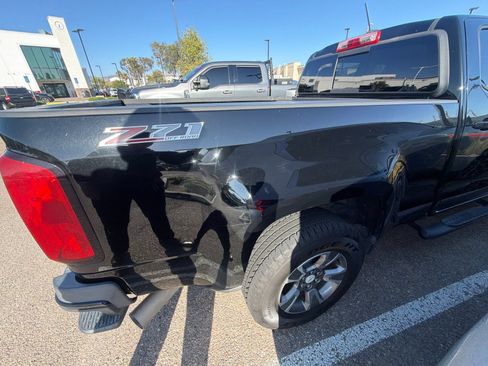 Used 2017 Chevrolet Colorado Z71 AWD/4WD image 8