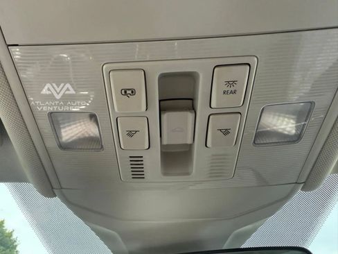 Used 2025 Volkswagen Jetta SE image 43