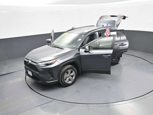 Used 2025 Toyota RAV4 XLE AWD/4WD image 43