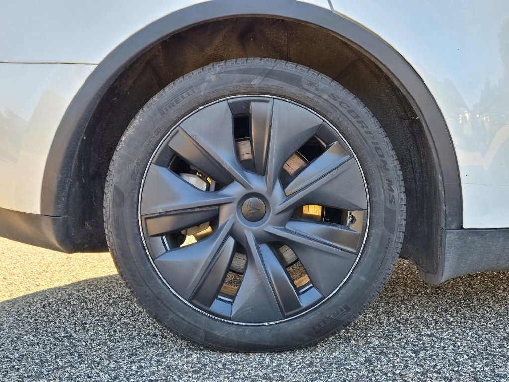 Used 2024 Tesla Model Y Long Range AWD/4WD image 10