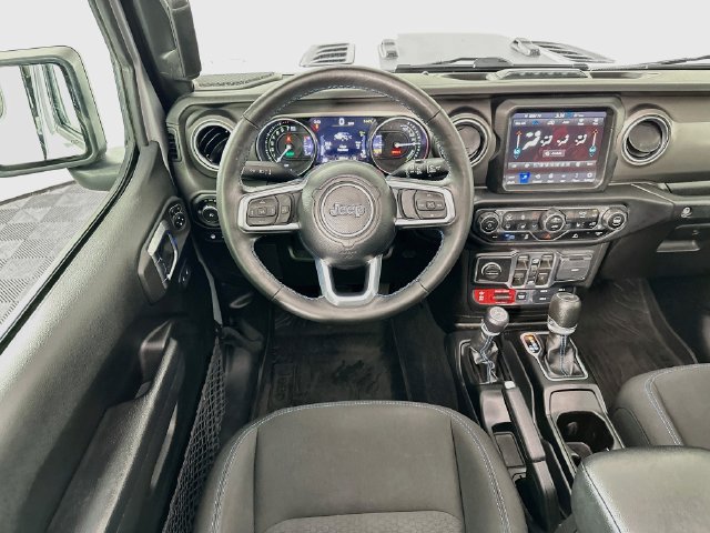 Used 2023 Jeep Wrangler Unlimited Rubicon 4xe w/ Cold Weather Group AWD/4WD image 11