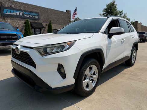 Used 2019 Toyota RAV4 XLE FWD image 1