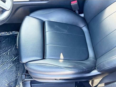 Used 2020 Mercedes-Benz GLB 250 GLB 250 w/ Premium Package image 21