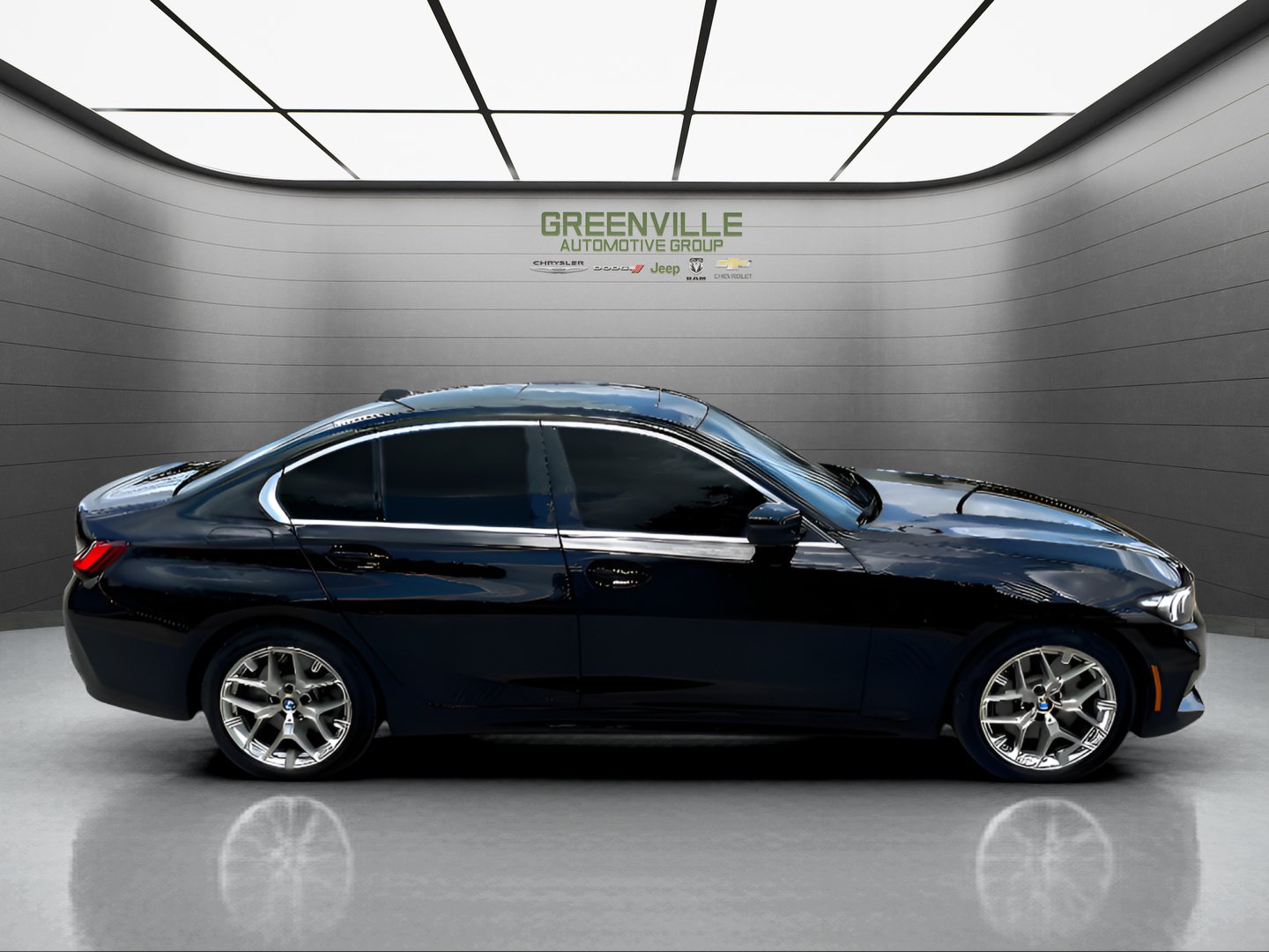 Used 2025 BMW 330i Sedan RWD image 4