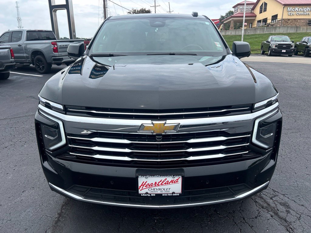 Used 2025 Chevrolet Tahoe LT AWD/4WD image 2