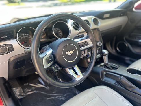 Used 2017 Ford Mustang GT Premium image 7