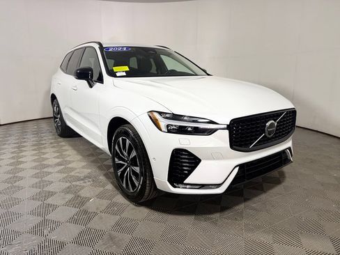 Used 2024 Volvo XC60 B5 Plus w/ Protection Package Premier AWD/4WD image 9