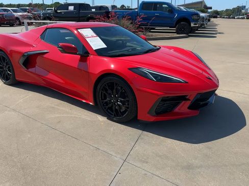 Used 2024 Chevrolet Corvette Stingray Preferred Conv w/ 2LT RWD image 3