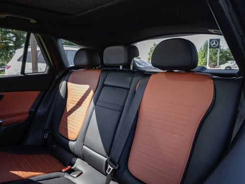 Certified 2023 Mercedes-Benz GLC 300 image 31