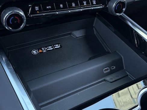 New 2026 Chevrolet Suburban LT w/ Comfort Package image 19