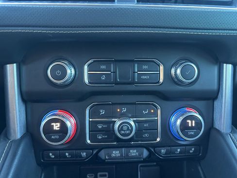 Used 2021 GMC Yukon SLT w/ SLT Luxury Plus Package image 23