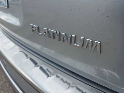 Used 2013 Nissan Pathfinder Platinum FWD image 5