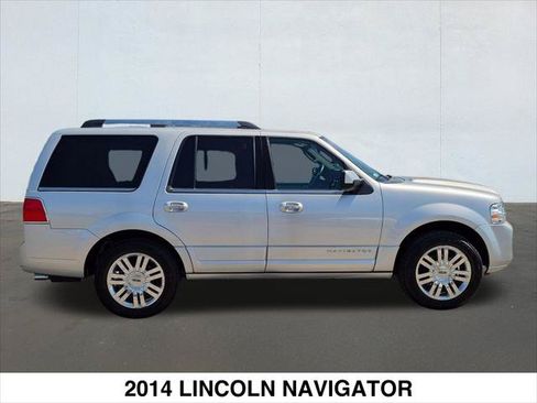 Used 2014 Lincoln Navigator 4WD image 6