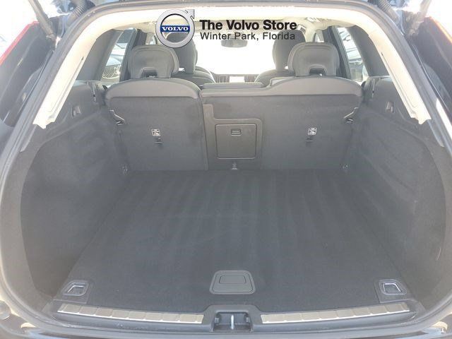 Certified 2024 Volvo XC60 B5 Plus w/ Protection Package Premier AWD/4WD image 9