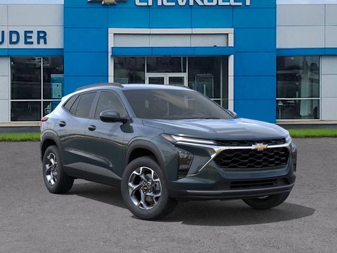 New 2026 Chevrolet Trax LT w/ Driver Confidence Package image 7