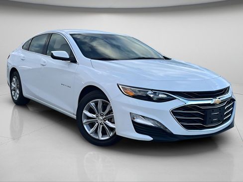 Used 2023 Chevrolet Malibu LT image 2