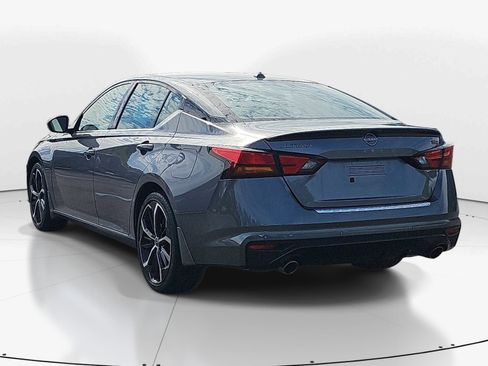 Used 2023 Nissan Altima 2.5 SR w/ SR Premium Package FWD image 6